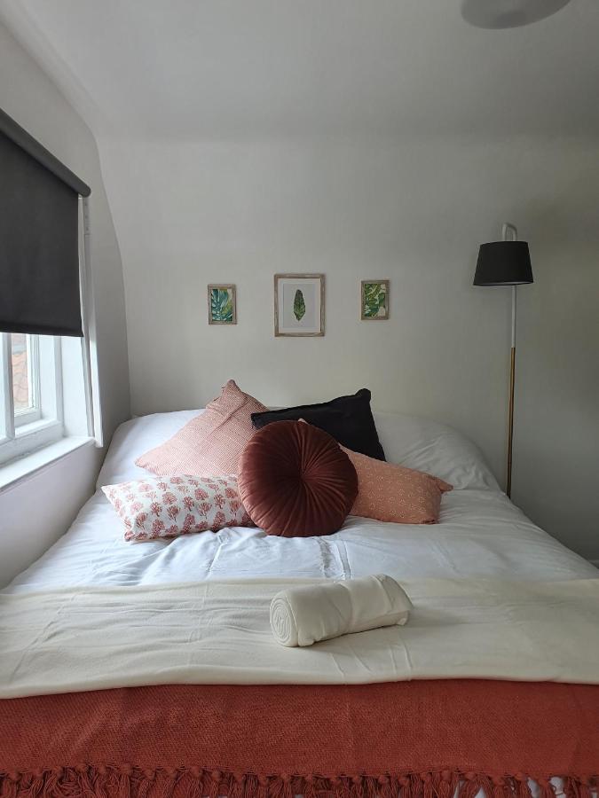 Grade I Listed Luxury Apartment In Hertfordshire Ware Eksteriør bilde